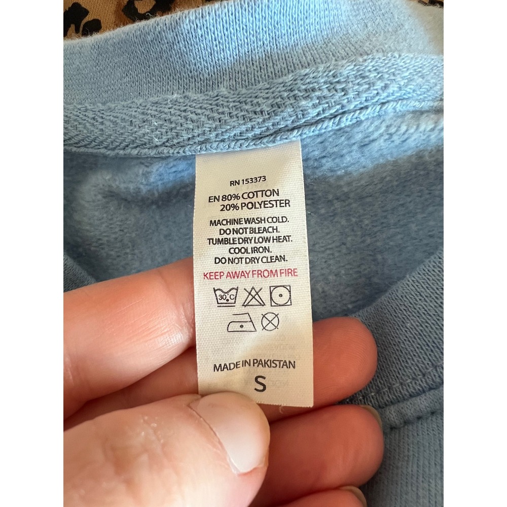 Haku Spirited‎ Away Anime Dragon Embroidered Cropped Sweatshirt Light Blue Small - Picture 8 of 8